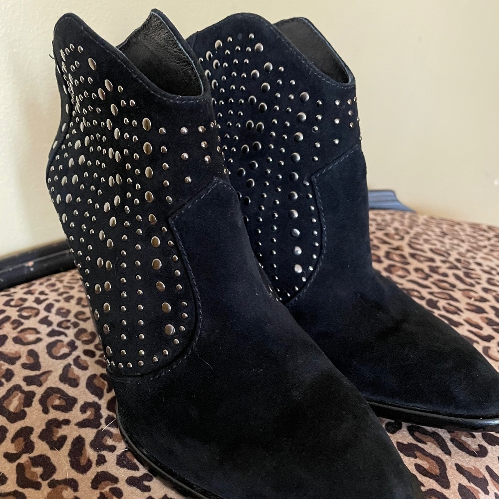 Vince Camuto “Tippie” Black Suede Leather Silver Stud Ankle Bootie Boots - Picture 3 of 16